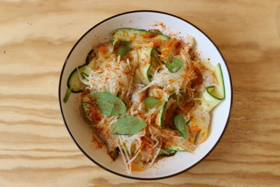 soir (tapas) carpaccio de courgettes et haddock, daïkon, basilic citron